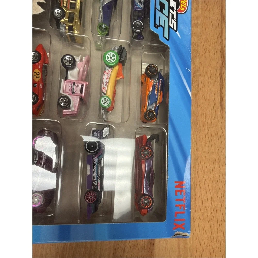 Hot Wheels Let's‎ Race 10 Pack Mattel GT Scorcher Street Shrieker Gotta Go Cars